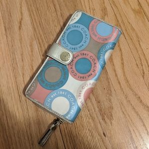 Large Coach wallet - pastel colors